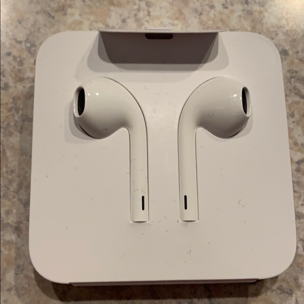 Apple ear phones